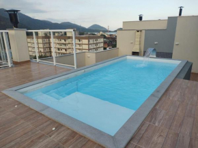 Cobertura próxima a praia com vista pro mar em Ubatuba